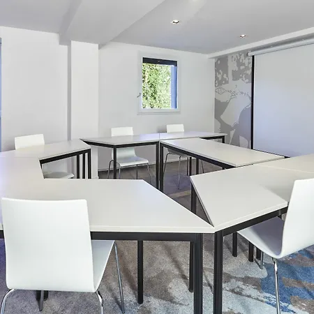 Ibis Styles Nord Sesquieres 3*