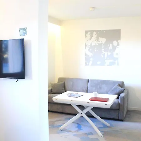 Ibis Styles Nord Sesquieres Hotel
