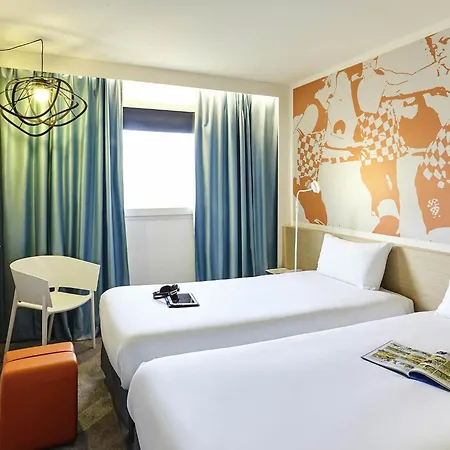 Ibis Styles Nord Sesquieres Hotel