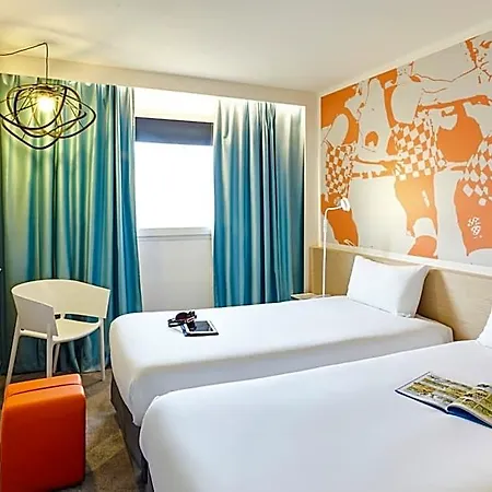 Ibis Styles Nord Sesquieres Hotel 3*