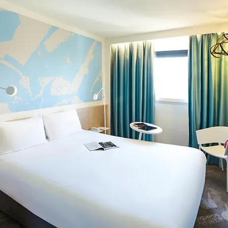 Ibis Styles Nord Sesquieres Hotel
