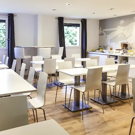 Ibis Styles Nord Sesquieres Hotel 3*