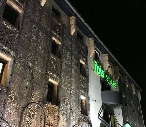 赫尔莫斯酒店 3*