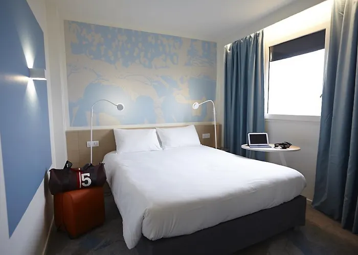 Ibis Styles Nord Sesquieres Hotel 3*