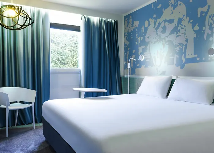 Ibis Styles Nord Sesquieres Отель 3*