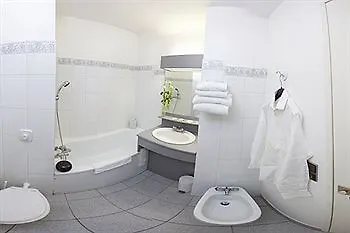Ibis Styles Nord Sesquieres ホテル