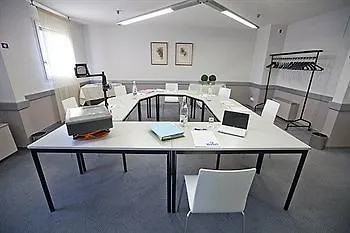 Ibis Styles Nord Sesquieres Hotel 3*