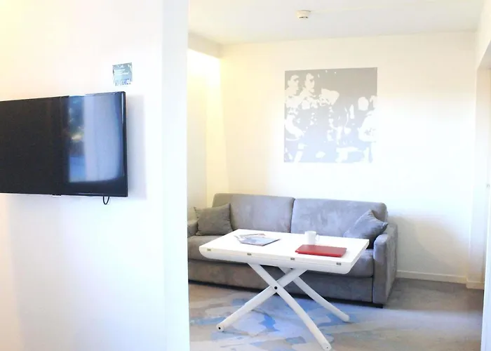 Ibis Styles Nord Sesquieres Hotel