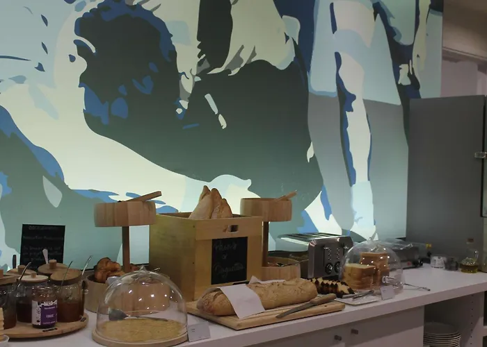 赫尔莫斯酒店 3*